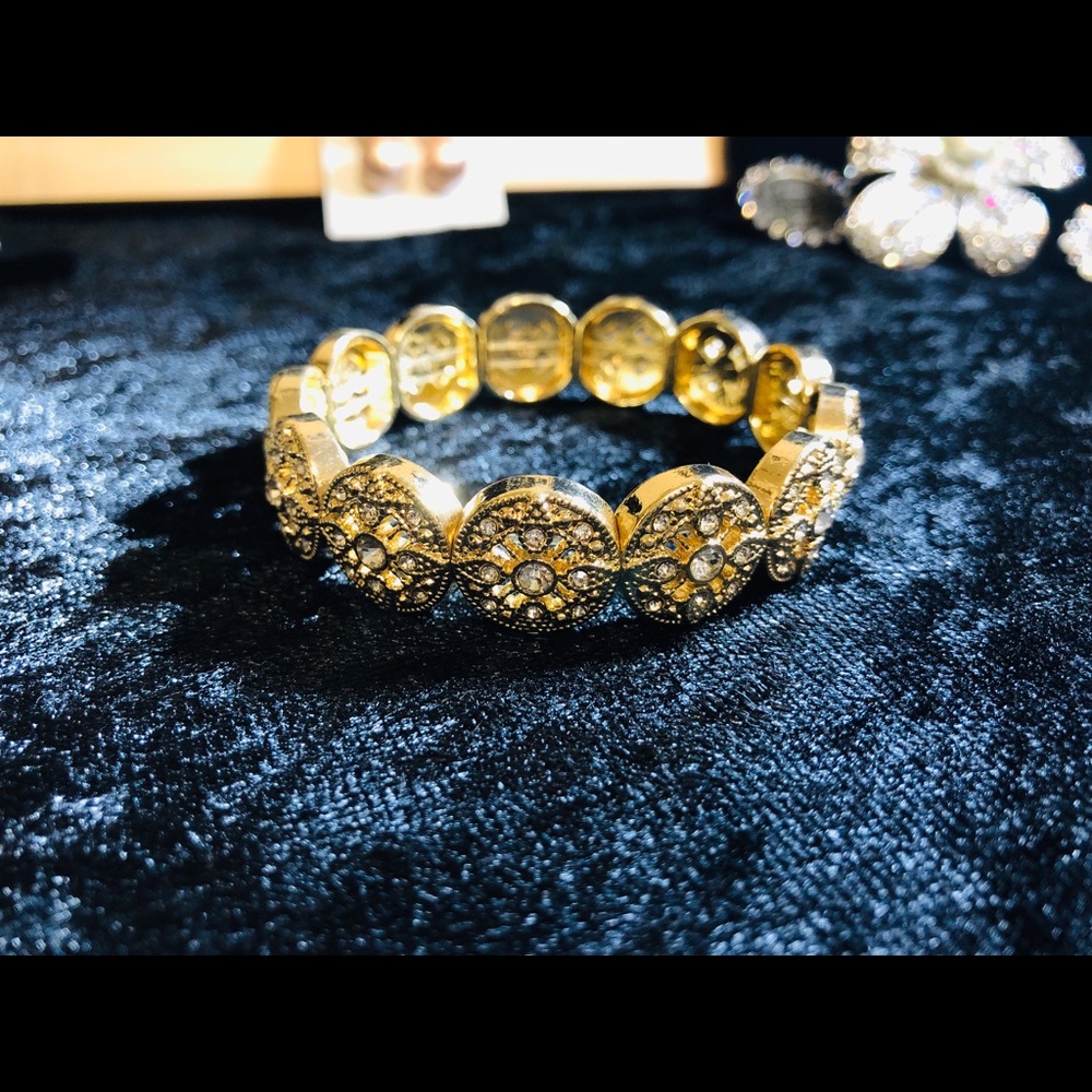 🔴 Francesca’s ‘Gold And Diamond’ Fashion Bracelet